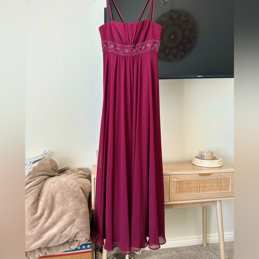 Women’s Maroon Maxi Dress/Formal Gown